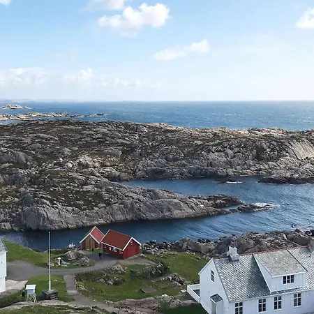 8 Person In Kvås