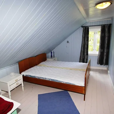 8 Person In Kvås